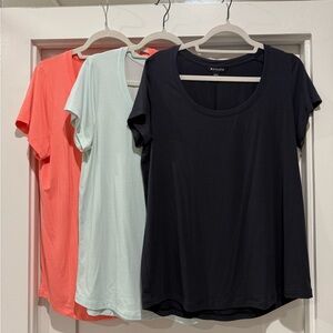 ATHLETA- Scoop neck Stratus II Tshirt.  All size Medium.  Selling as bundle.